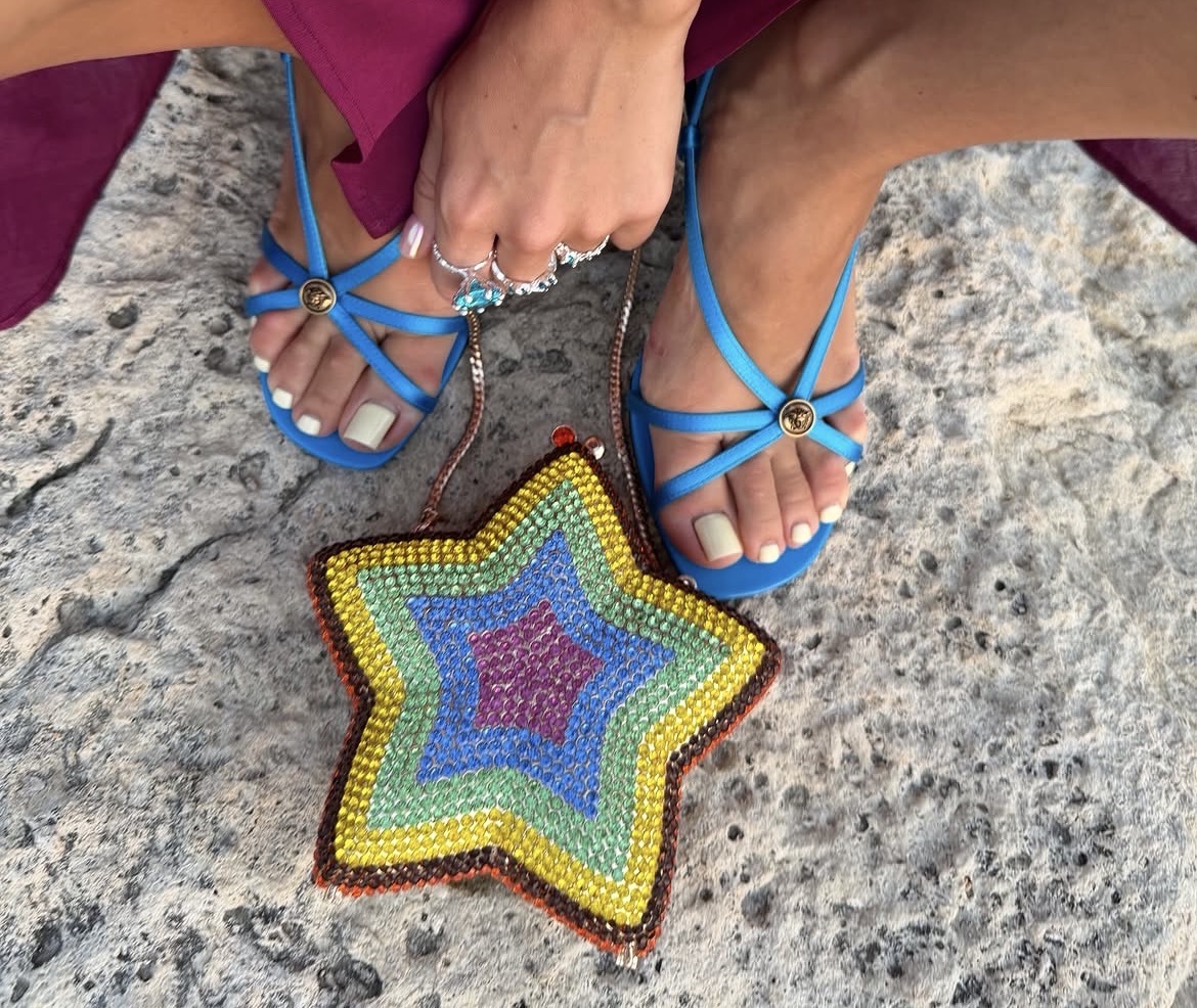 ABBOUDHABITS editorial - sandales et sac etoile